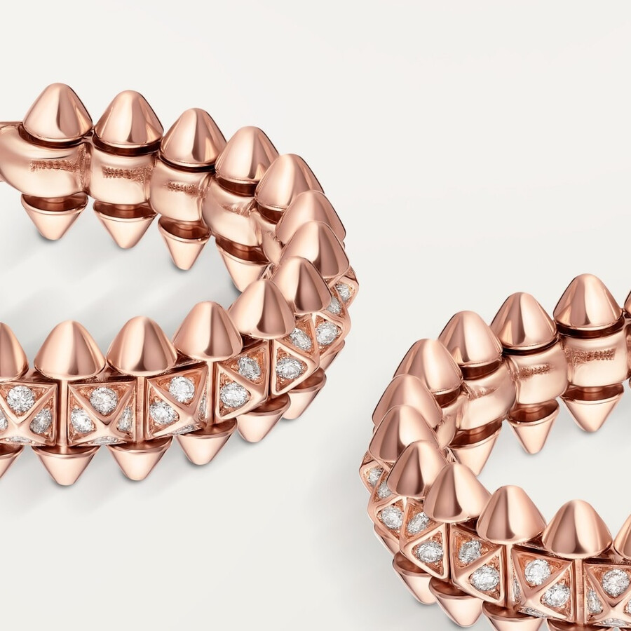 orecchini a cerchio clash de cartier modello piccolo pavé