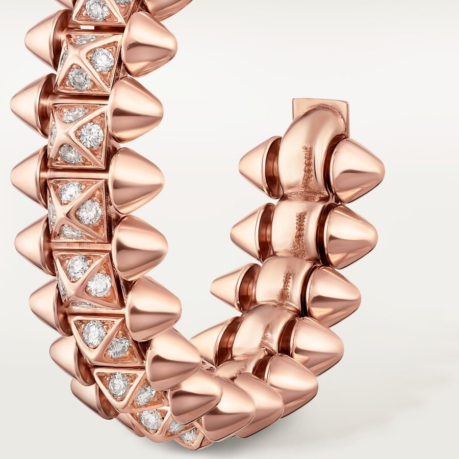 orecchini a cerchio clash de cartier modello piccolo pavé