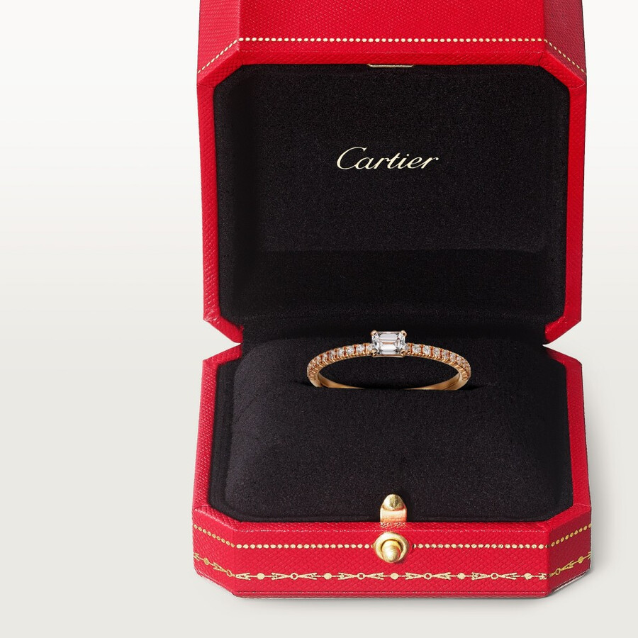 anello etincelle de cartier diamante taglio smeraldo pavé