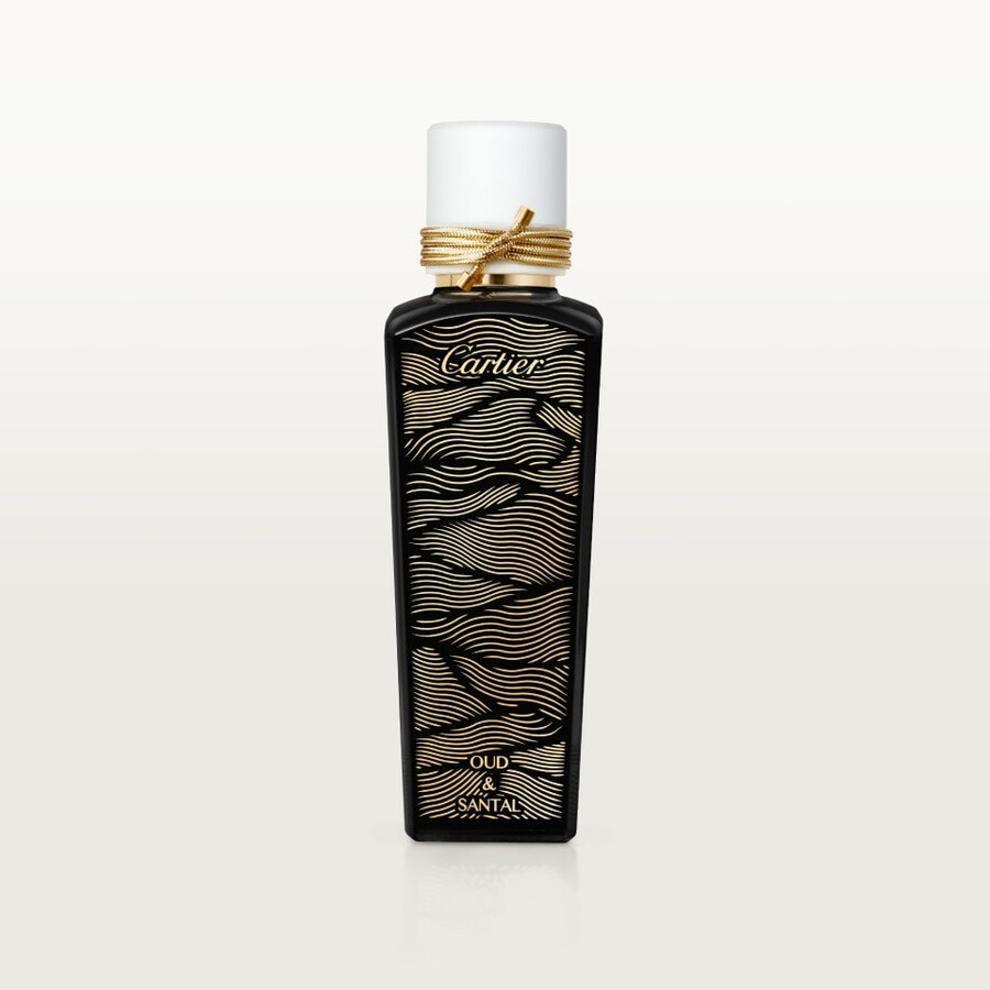 fragranza in edizione limitata les heures voyageuses con oud e legno di sandalo