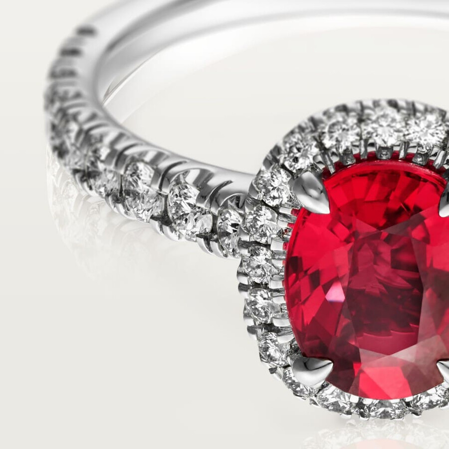 solitario cartier destinée rubino taglio ovale pavé