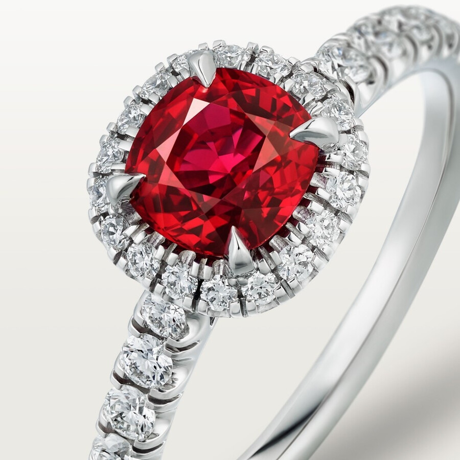 solitario cartier destinée rubino taglio cuscino pavé