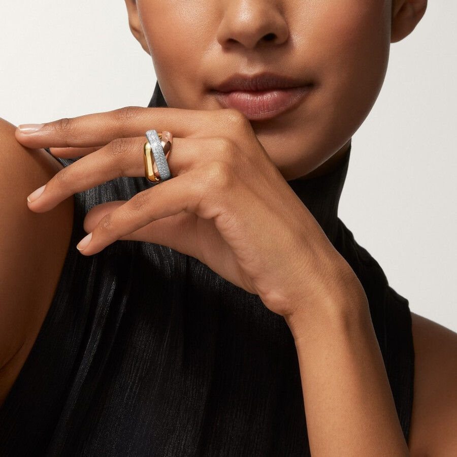 anello trinity a forma di cuscino modello grande semi-pavé